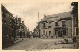 CPA - NEUNG-sur-BEUVRON (41) - Aspect De La Grande Rue Et De L'Hôtel De L'Ecu De France Dans Les Années 20 / 30 - Neung Sur Beuvron