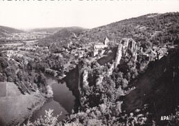 St Cirq Lapopie. Vie Générale Surplombant Le Lot. - Saint-Cirq-Lapopie