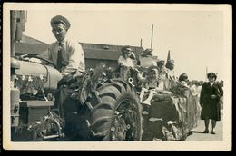 Cpa  Carte Photo  Tracteur Fleuri         NCL103 - Tracteurs