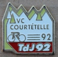 CYCLISME - VELO - CYCLISTE - VELO CLUB COURTETELLE - TDJ 92 - TOUR DES JEUNES - JURA SUISSE  - (JAUNE) - Cycling