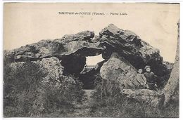 PIERRE LEVEE - Neuville De Poitou - Dolmen & Menhirs