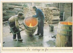 Métiers D' Autrefois Le Cintrage Des Tonneaux  Au Feu - Artigianato