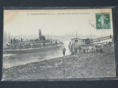 BASSE INDRE   1910  / ARRIVEE D UNE ABEILLE AU PONTON   / CIRC NON EDIT - Basse-Indre