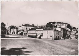 82 Montaigu De Quercy Le Carrefour - Montaigu De Quercy