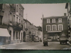 La Poste Et La Place De La Halle - Lezoux