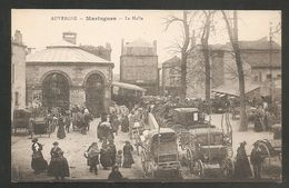 MARINGUES. - La Halle  -- Marché - Foire - AUVERGNE - Maringues