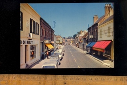 FLIXECOURT  Somme 80 : La Rue Thiers Commerces Charcuterie Poissonnerie Presse Garage Renault - Flixecourt