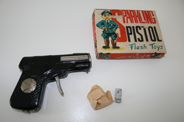 Vintage TOY GUN : FLASH TOYS - L=12cm - 1950s - JAPAN - Keywords : Cap Gun - Cork Gun - Rifle - Revolver - Pistol - Tin - Armes Neutralisées