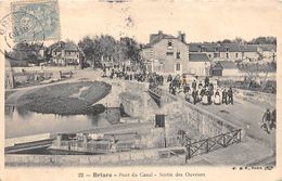 45-BRIARE- PONT DU CANAL, SORTIE DES OUVRIERS - Briare