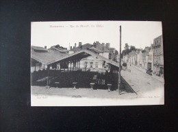 Carte Postale Ancienne De Machecoul: Rue Du Marché -Les Halles - Machecoul