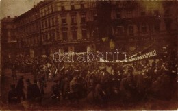 ** T2 1919 Budapest, A Proletárdiktatúra Idején. Forradalompárti Felvonulás Az... - Unclassified