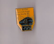 Pin's SNCF - TGV / Union Sportive Des Cheminots Ouest Rive Gauche (Jeux Olympiques) époxy - TGV