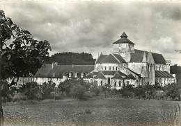 FONTGOMBAULT  LE MONASTERE VU DES JARDINS - Autres & Non Classés