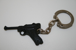Vintage TOY GUN :  SCHICK LUGER P08 - L=4,5cm - Keychain 1960s - Keywords : Cap - Cork Gun - Rifle - Revolver - Pistol - Armes Neutralisées