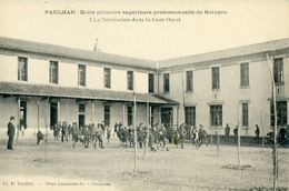 PAULHAN école Primaire Supèrieure Professionnelle De Garçons La Récreation Dans La Cour Ouest - Paulhan