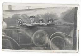 CARTE PHOTO MONTAGE FORAIN Automobile 3 Personnages - Photographie