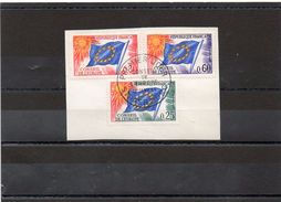 FRANCE   3 TIMBRES   1963-71       Y&T: 29-30-34  Conseil De L'Europe     Sur Fragment Oblitérés - Usati