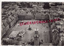 08 - CHARLEVILLE - PLACE DUCALE  VUE AERIENNE LAPIE N° 40  -1957 - Charleville