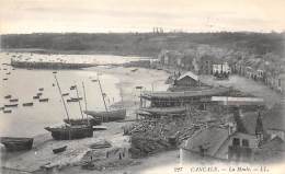 Cancale      35      Le Port. La Houle  .Chantiers De Construction De Bateaux          (voir Scan) - Cancale