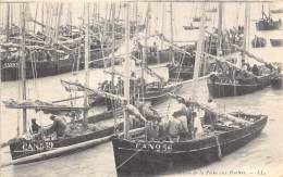 Cancale      35    Thème De L'Huitre . Le Retour De La Pêche          (voir Scan) - Cancale