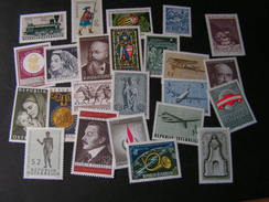 Austria Lot  Aus Verschidene Jahre  ** MNH  Weit Unter Postpreis - Collections