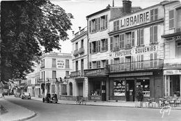 77-FONTAINEBLEAU- LA PLACE DENECOURT - Fontainebleau