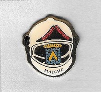 Pin´s  Sapeurs  POMPIERS  De  MAICHE  ( 25 ) - Pompiers