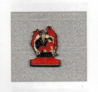 Pin´s  Sapeurs  POMPIERS  De  BEAUCAMPS - LE - VIEUX  ( 80 ) - Pompiers