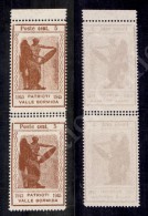 1945 - Coppia Verticale 5 Cent Vittoria Alata (9ka) Con Doppia Dentellatura Al Centro - Senza Gomma (1.300) - Other & Unclassified