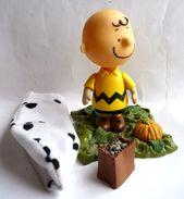 FIGURINE PMI CHARLIE BROWN FANTOME PEANUTS - Snoopy