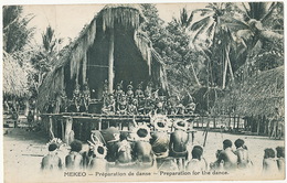 Mekéo Preparation De Danse Indigenes Costumés  Mission Sacré Coeur Issoudun Indre - Papoea-Nieuw-Guinea