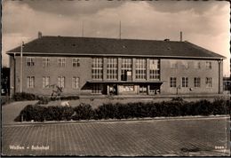 ! DDR Ansichtskarte 1964 Wolfen, Bahnhof, Gare - Estaciones Sin Trenes