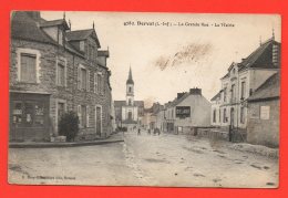 DERVAL - La Grande Rue - La Mairie. (belle Animation) - Derval