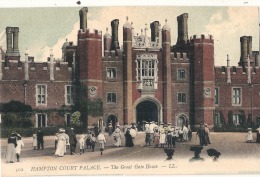 ---- KXK ---  HAMPTON COURT PALACE   The Great Gate Unused TTBE - Hampton