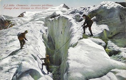 Alpinisme  Chamonix: Ascension Périlleuse, Passage D'une Crevasse Au Mont-Blanc - Carte J.J. Non Circulée - Mountaineering, Alpinism