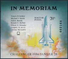 ** 1986 In Memoriam Challenger Vágott Blokk (4.500) - Otros & Sin Clasificación