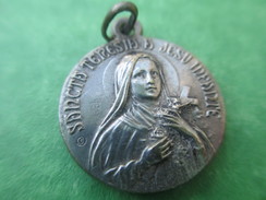 Petite Médaille Religieuse/ Sainte Thérése De L'enfant Jésus/ Début XXème Siècle     CAN280 - Religion & Esotérisme