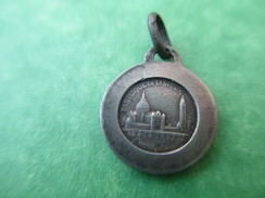 Petite Médaille Religieuse/Sainte Thérèse/ Basilique De Lisieux  /Début XXème Siècle     CAN292 - Religion & Esotérisme