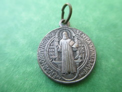 Petite Médaille Religieuse/Saint Benoit / Croix De St Benoit / Fin XIXème Siècle     CAN296 - Religion & Esotérisme