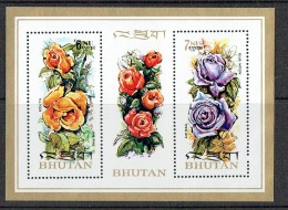 1973  Roses  Bloc Feuillet ** MNH - Bhután