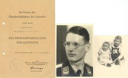 Verleihungsurkunde Das Erdkampfabzeichen Der Luftwaffe Dabei 14 Fotos Und Ein Weiterer Beleg I-II - Weltkrieg 1939-45