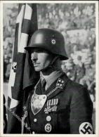 Propaganda WK II Die Blutfahne Mit Ihrem Träger Grimminger Am Reichsparteitag I- - Weltkrieg 1939-45