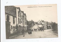 AMBRIERES (MAYENNE) VUE PRISE EN ARRIVANT DE MAYENNE (HOTEL VACHES ET ANIMATION) - Ambrieres Les Vallees