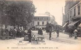 Paramé      35       Place De La Mairie. Marché. . Tramway.       (voir Scan) - Parame