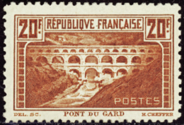 N° 2 62 B 20f Pont Du Gard Dentelé 11 (quasiment **)  Qualité: * Cote: 1250  - Other & Unclassified