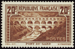 N° 2 62 A 20f Pont Du Gard Type I  Qualité: ** Cote: 575  - Autres & Non Classés