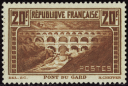 N° 2 62 20f Pont Du Gard  Qualité: ** Cote: 550  - Autres & Non Classés