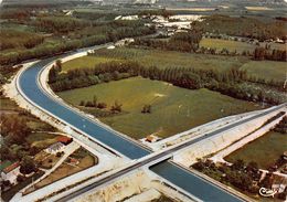 51-VITRY-LE-FRANCOIS- VUE GENERALE , LE CANAL LATERAL A LA MARNE ET LA R N 44 - Vitry-le-François