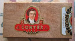 BOITE A CIGARES EN BOIS VIDE J.CORTÈS - Cajas Para Tabaco (vacios)