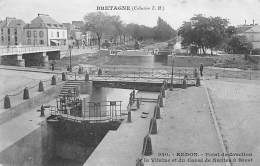 Redon     35       Le Canal  De  Nantes A Brest  . Point De Joction .Ecluse ( Voir Scan) - Redon